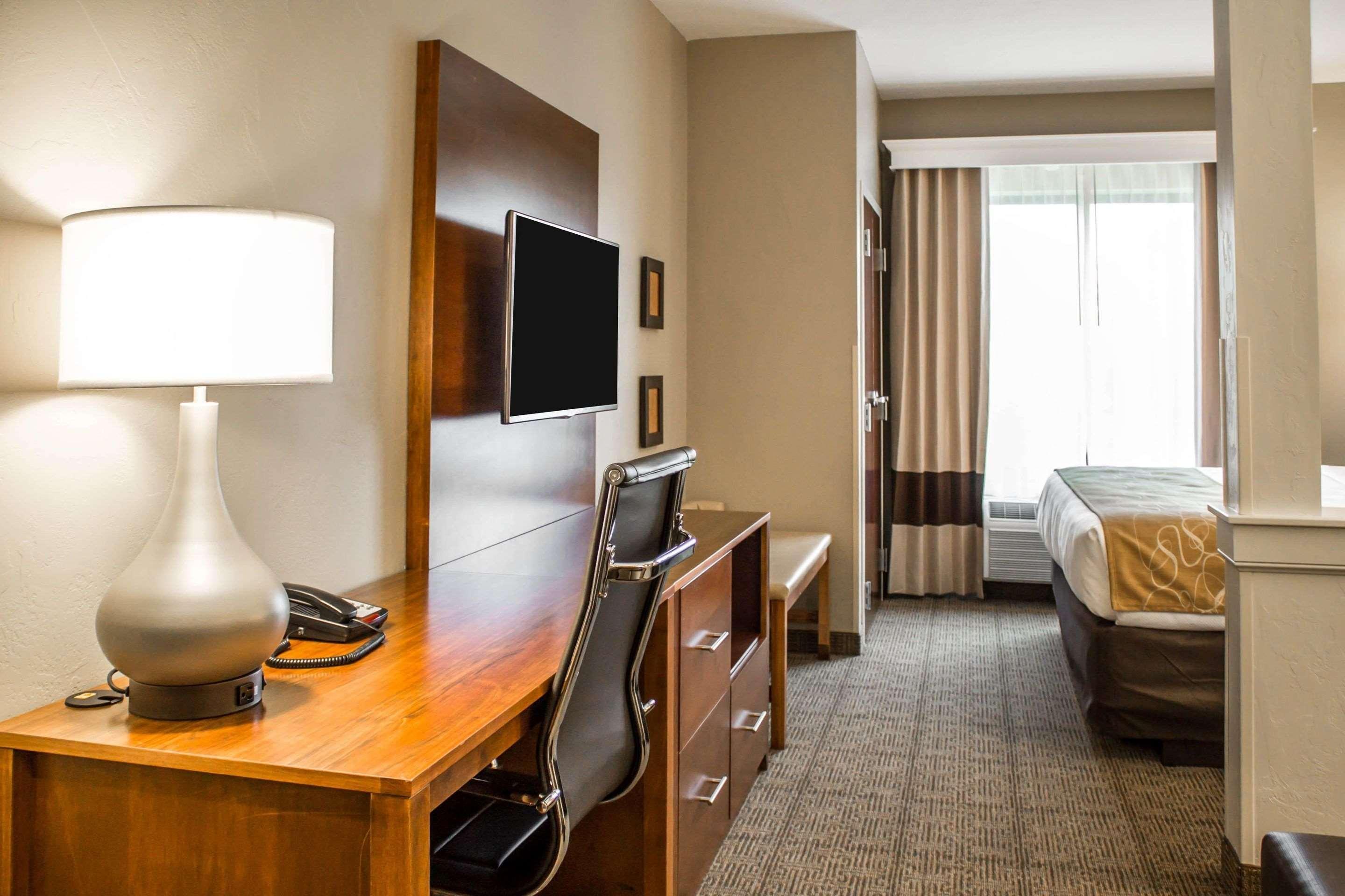Comfort Suites Hartville-North Canton Uniontown Екстериор снимка
