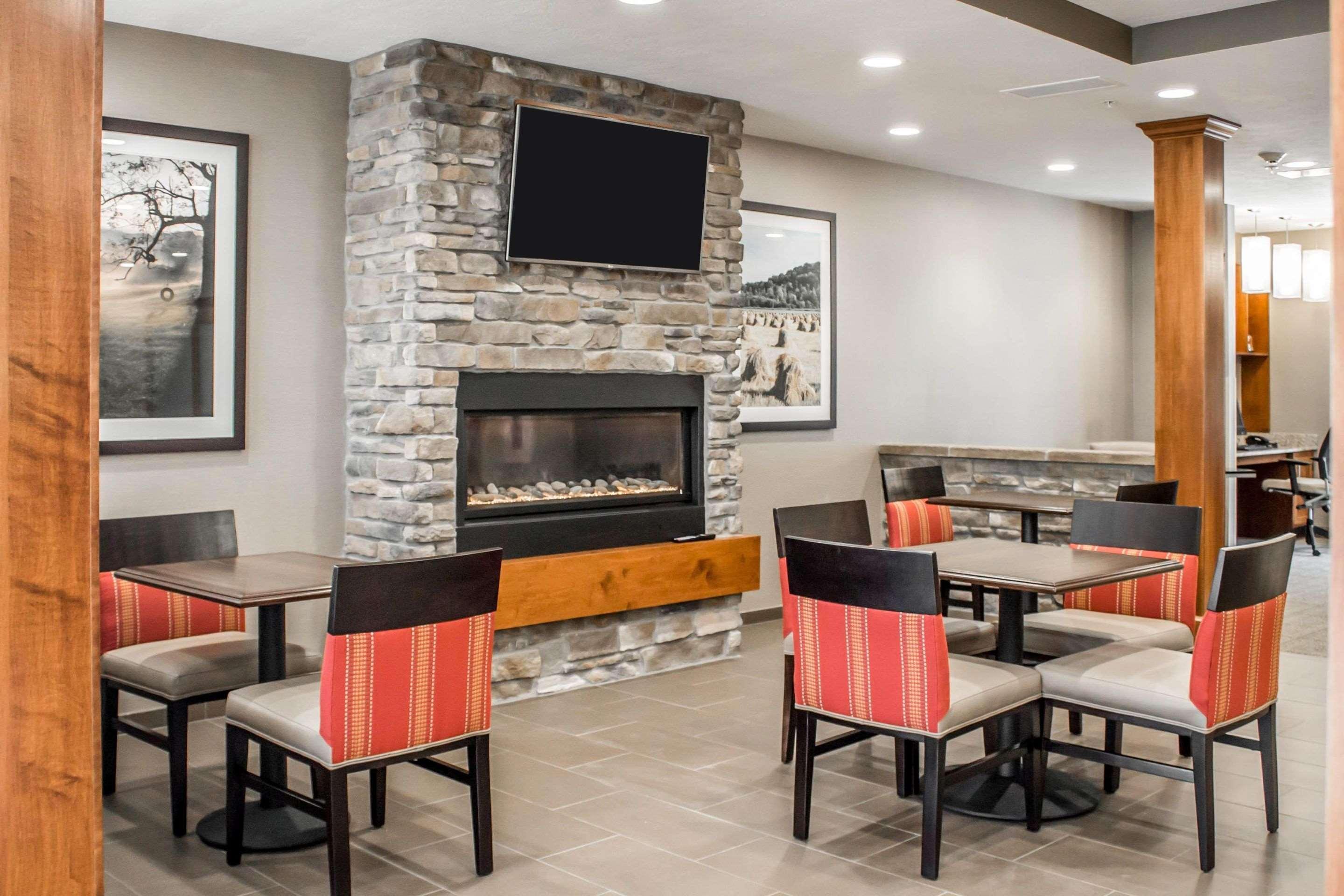 Comfort Suites Hartville-North Canton Uniontown Екстериор снимка