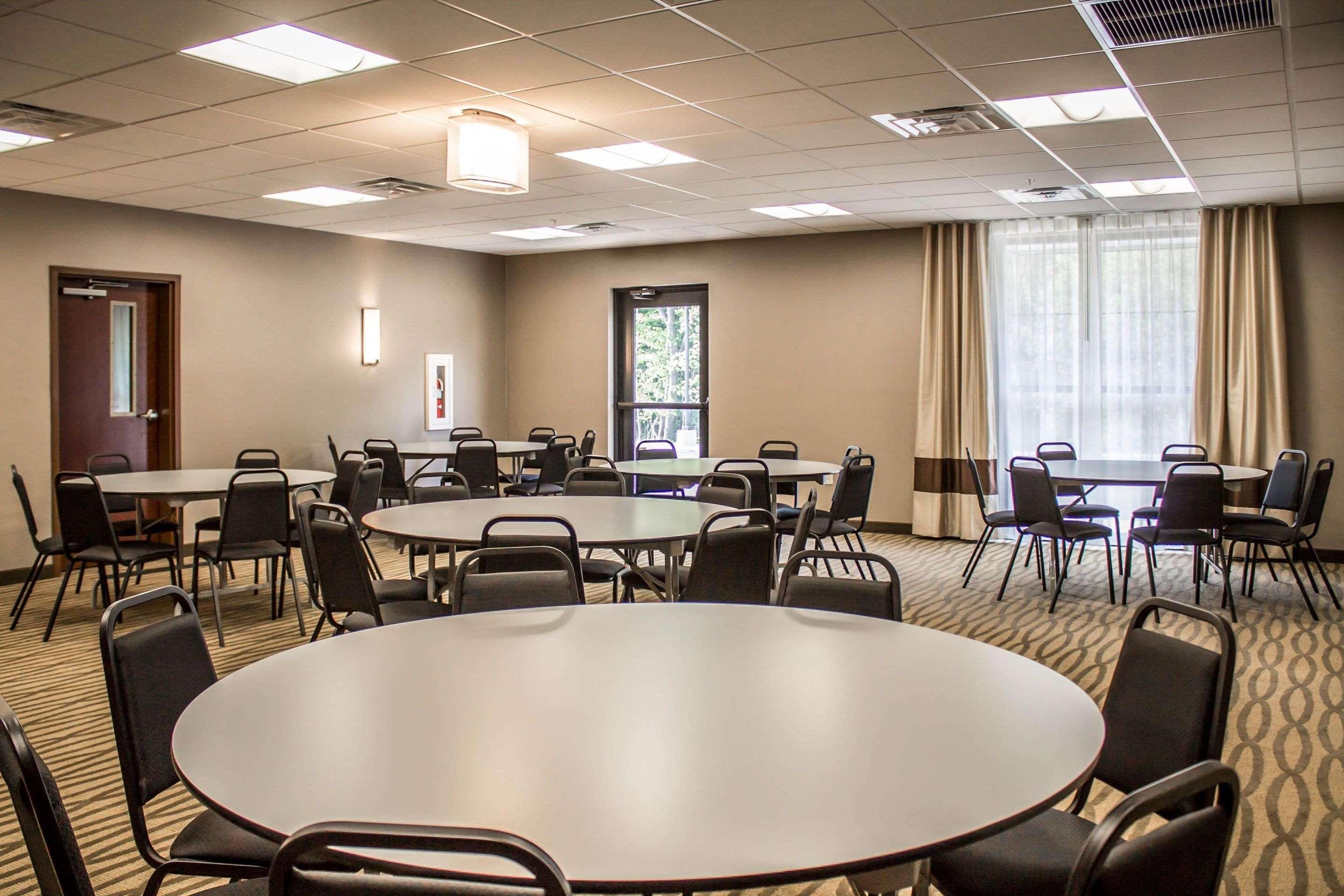 Comfort Suites Hartville-North Canton Uniontown Екстериор снимка